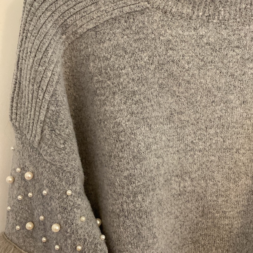 COPY - Amazing Pearl and Faux Fur Sweater - Picture 5 of 5
